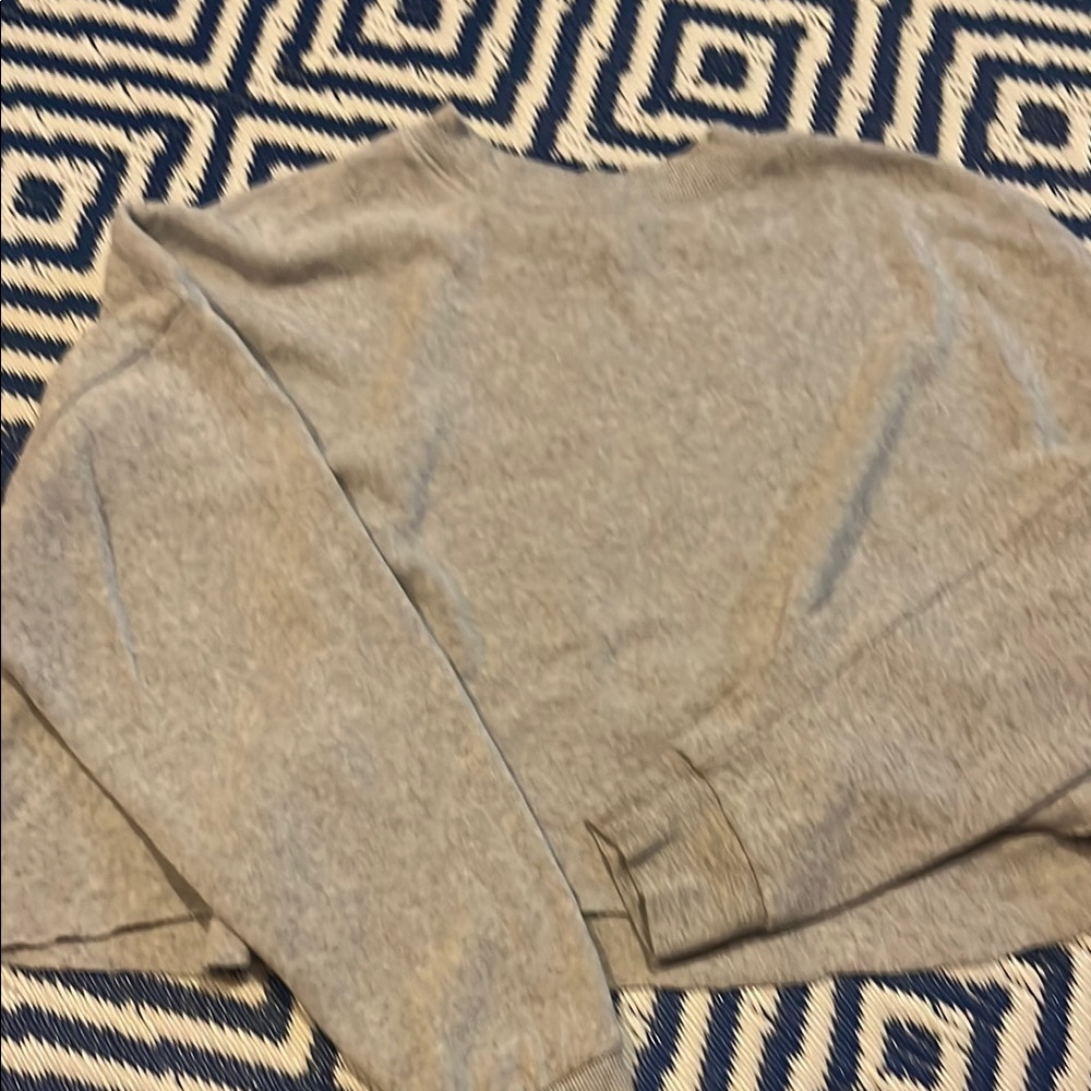 Colsie Cropped Gray Sweatshirt
